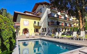 Solaia Hotel & Guesthouse